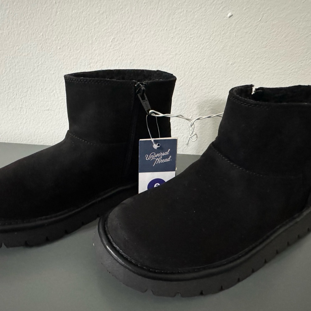 Universal Thread Black Suede Boots